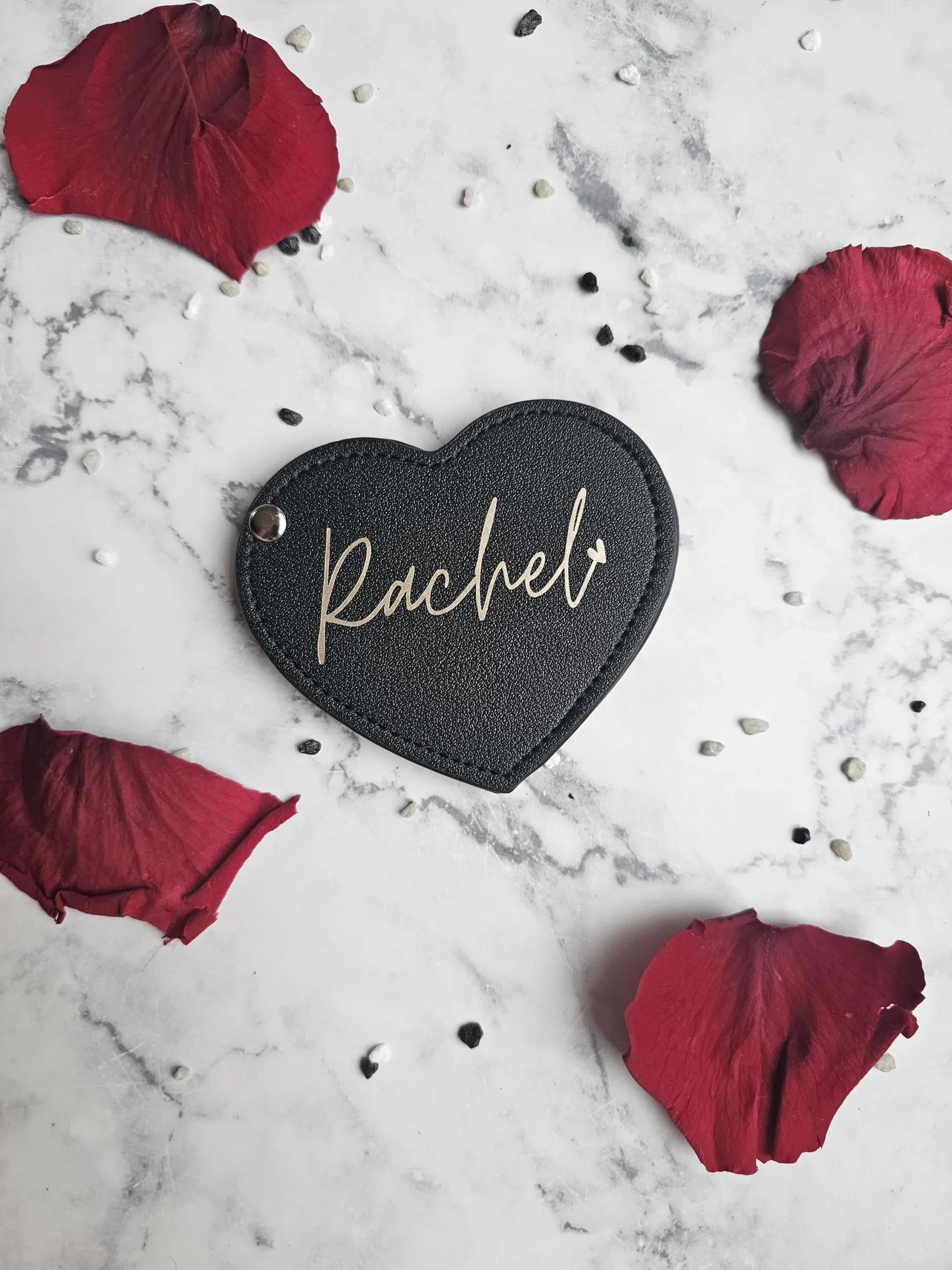 Miroir de Poche Cœur Personnalisé Noir – Prénom Doré – Cadeau Compact & Chic – Image 4