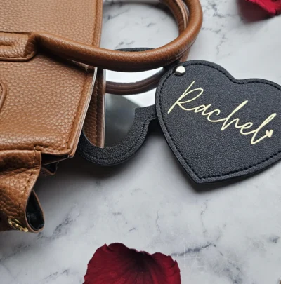 miroir de poche cœur noir personnalisé avec prénom doré