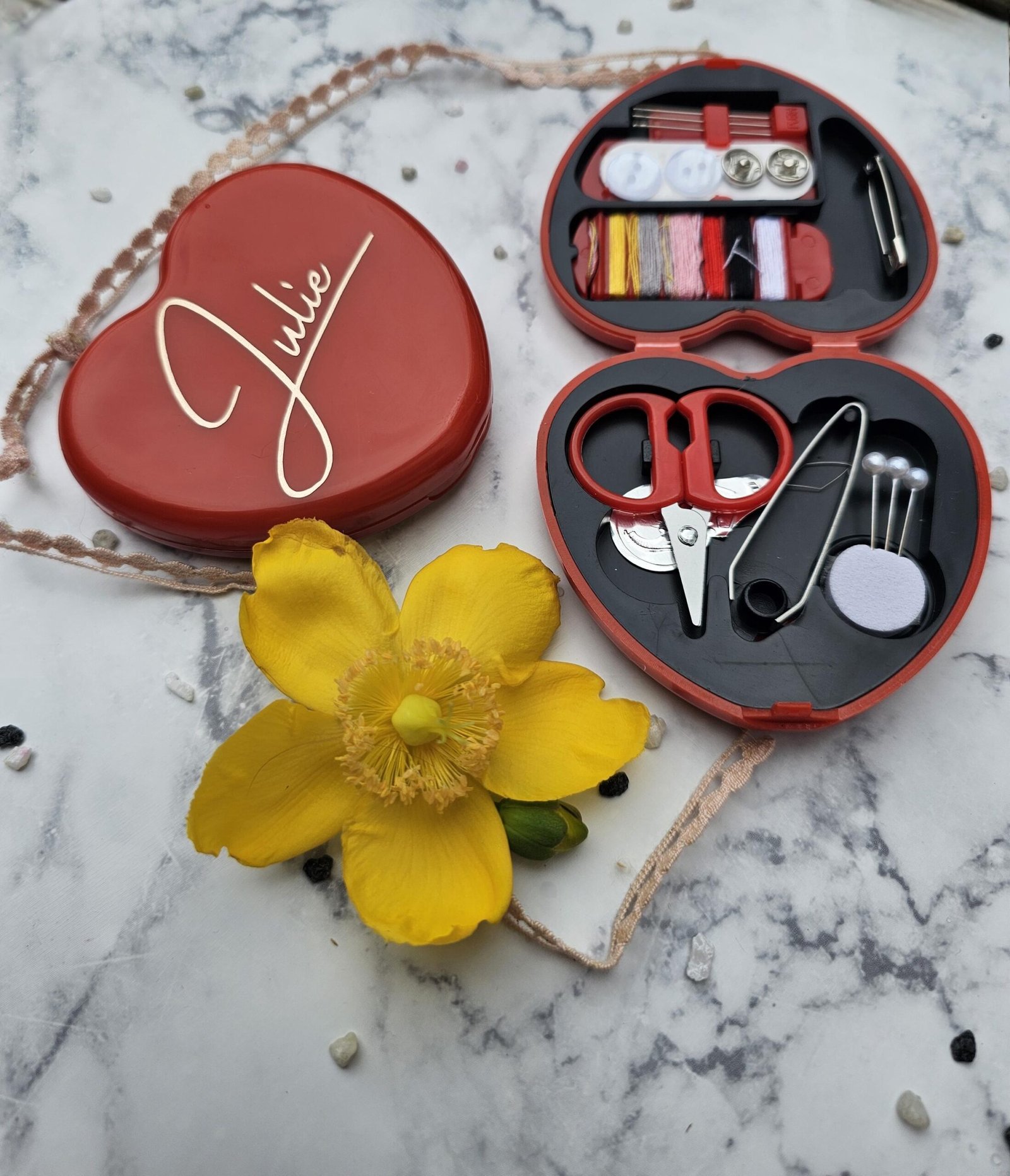 Kit Couture Cœur Personnalisé – Mini Kit de Couture de Voyage – Cadeau Pratique – Image 4